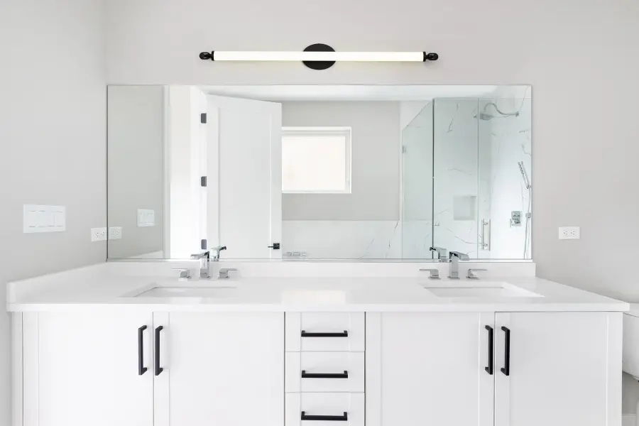 Edgeworth 40-Inch LED Vanity Light in Matte Black - Image 2