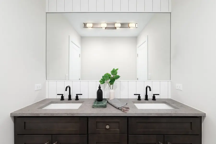 Jenkins 32-Inch 4-Light LED Vanity Light in Brushed Nickel - Image 2