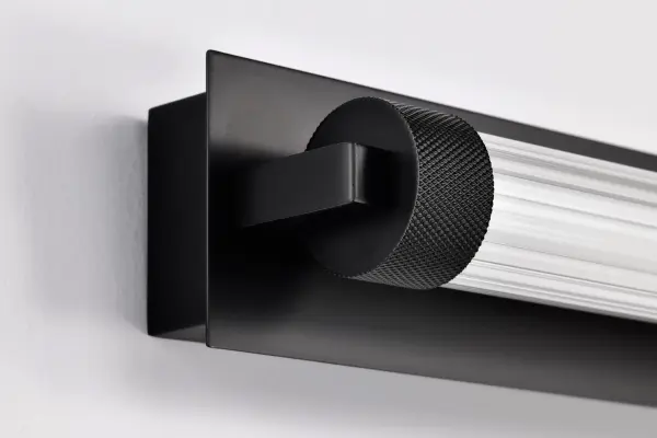 Larissa 24" LED Vanity Light in Black - Image 11