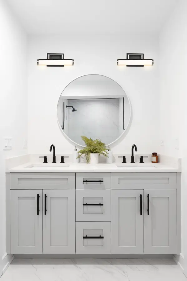 Solano LED Small Vanity Light - Image 15