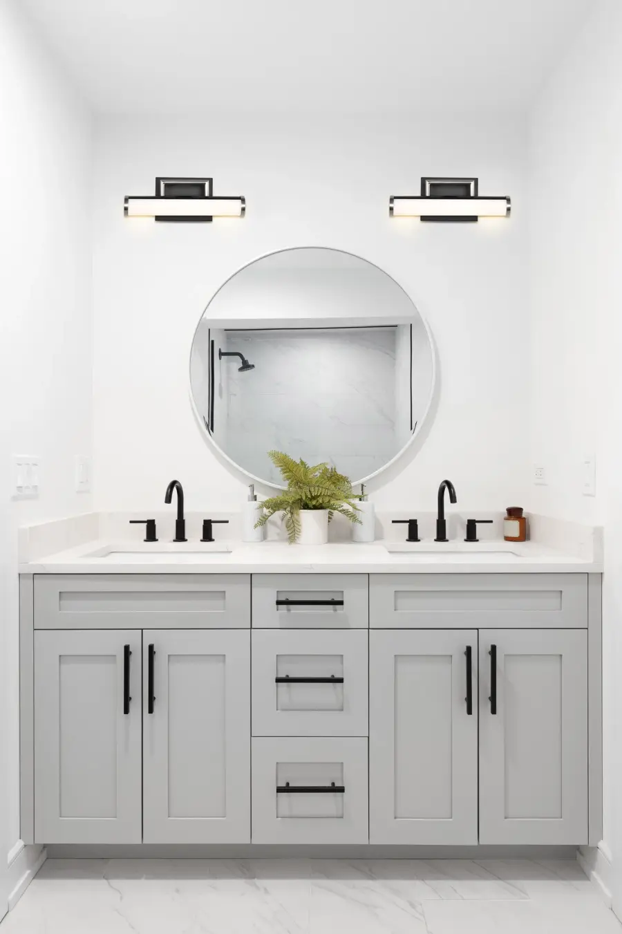 Solano LED Small Vanity Light - Image 15