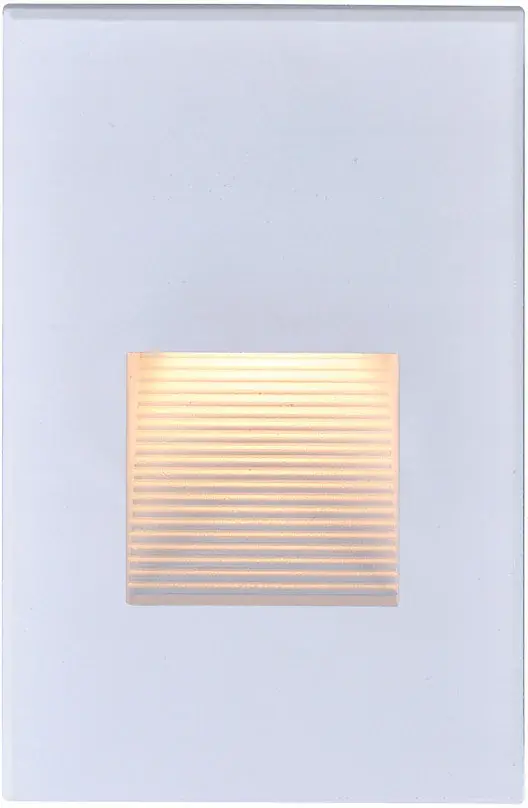 This compact 3W LED step light delivers reliable warm white illumination for stairs and walkways. Built for outdoor durability with weather-resistant construction and an impressive 50,000-hour lifespan. - alternate view