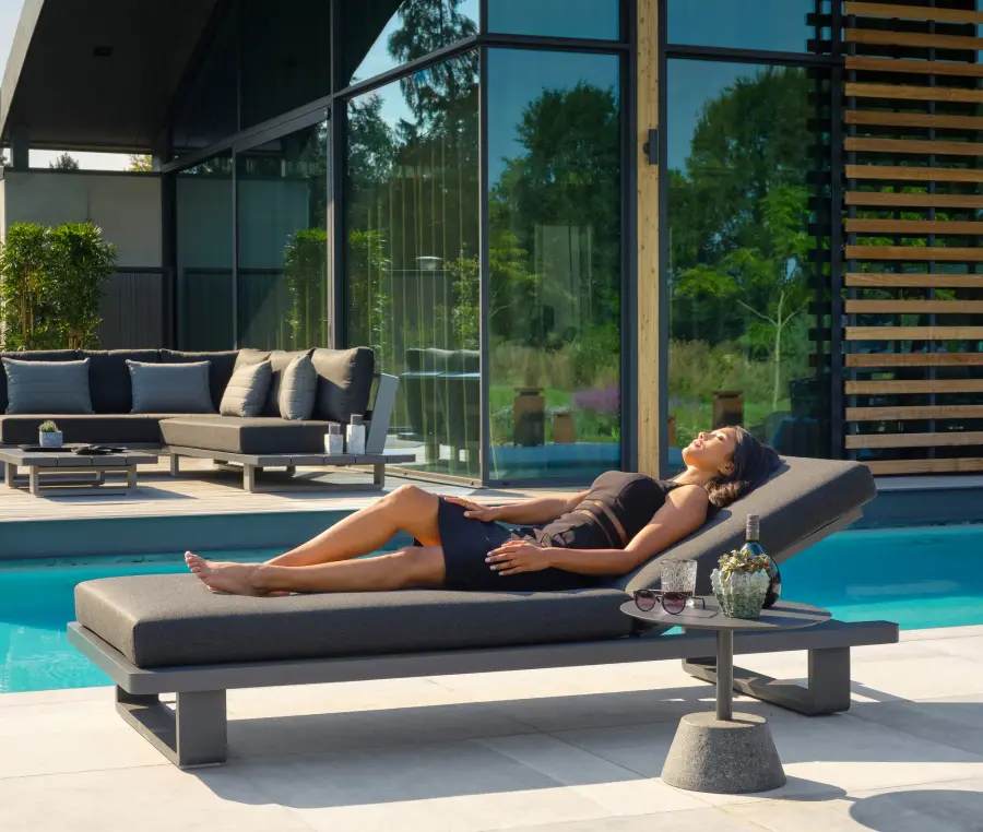 Fitz Roy Aluminum Lounger - Image 1