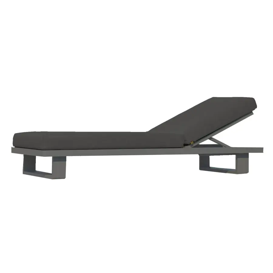 Fitz Roy Aluminum Lounger - Image 2
