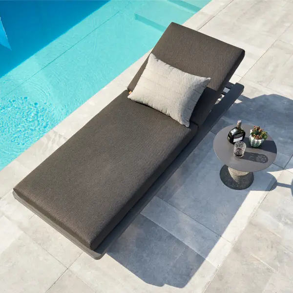 Fitz Roy Aluminum Lounger - Image 3