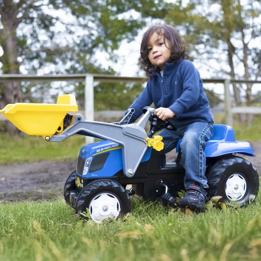 New Holland Front Load Kid Tractor with Trailer - Image 2