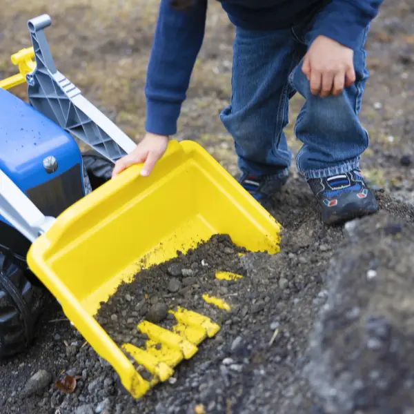 New Holland Front Load Kid Tractor with Trailer - Image 11