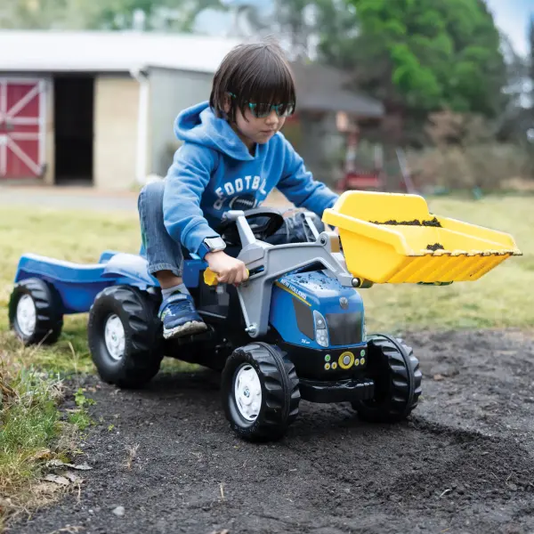 New Holland Front Load Kid Tractor with Trailer - Image 6