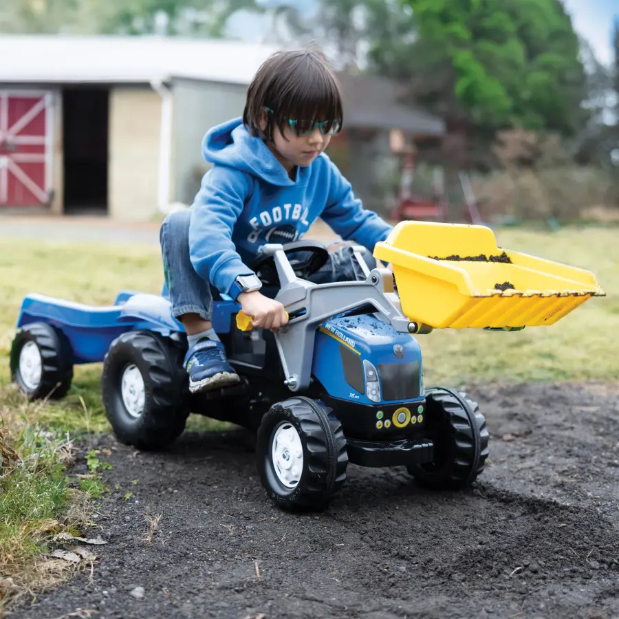 New Holland Front Load Kid Tractor with Trailer - Image 6