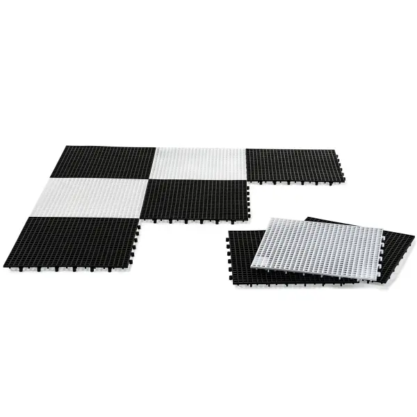 Mini Giant Chess Set - Image 3