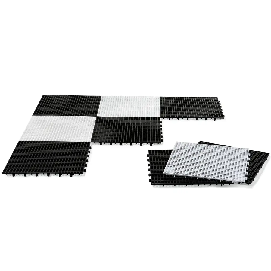 Mini Giant Chess Set - Image 3