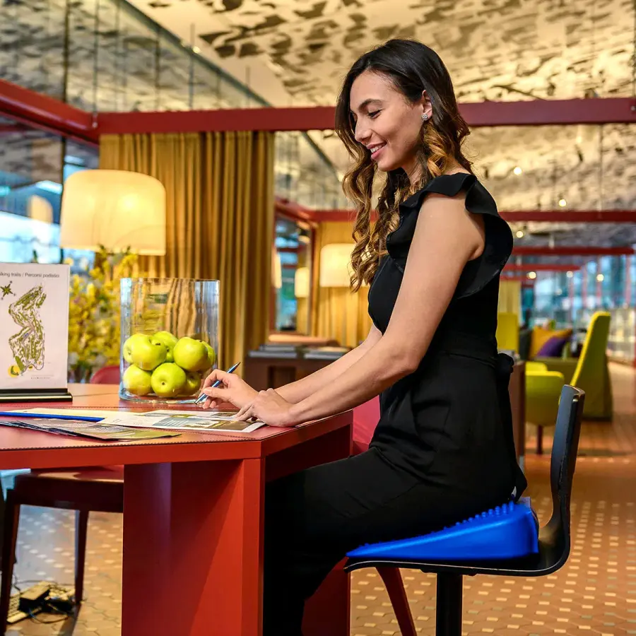 Gymnic Movin' Sit Dynamic Seating Cushion - Image 2