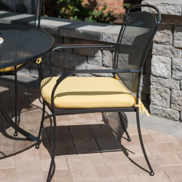 Henley 5-Piece Wrought Iron Mesh Dining Set - Image 4