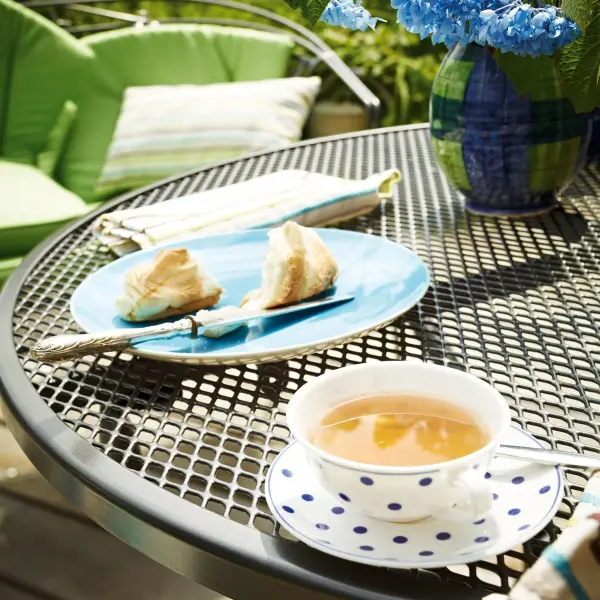 KETTLER 42-Inch Round Mesh Top Patio Table - Image 6