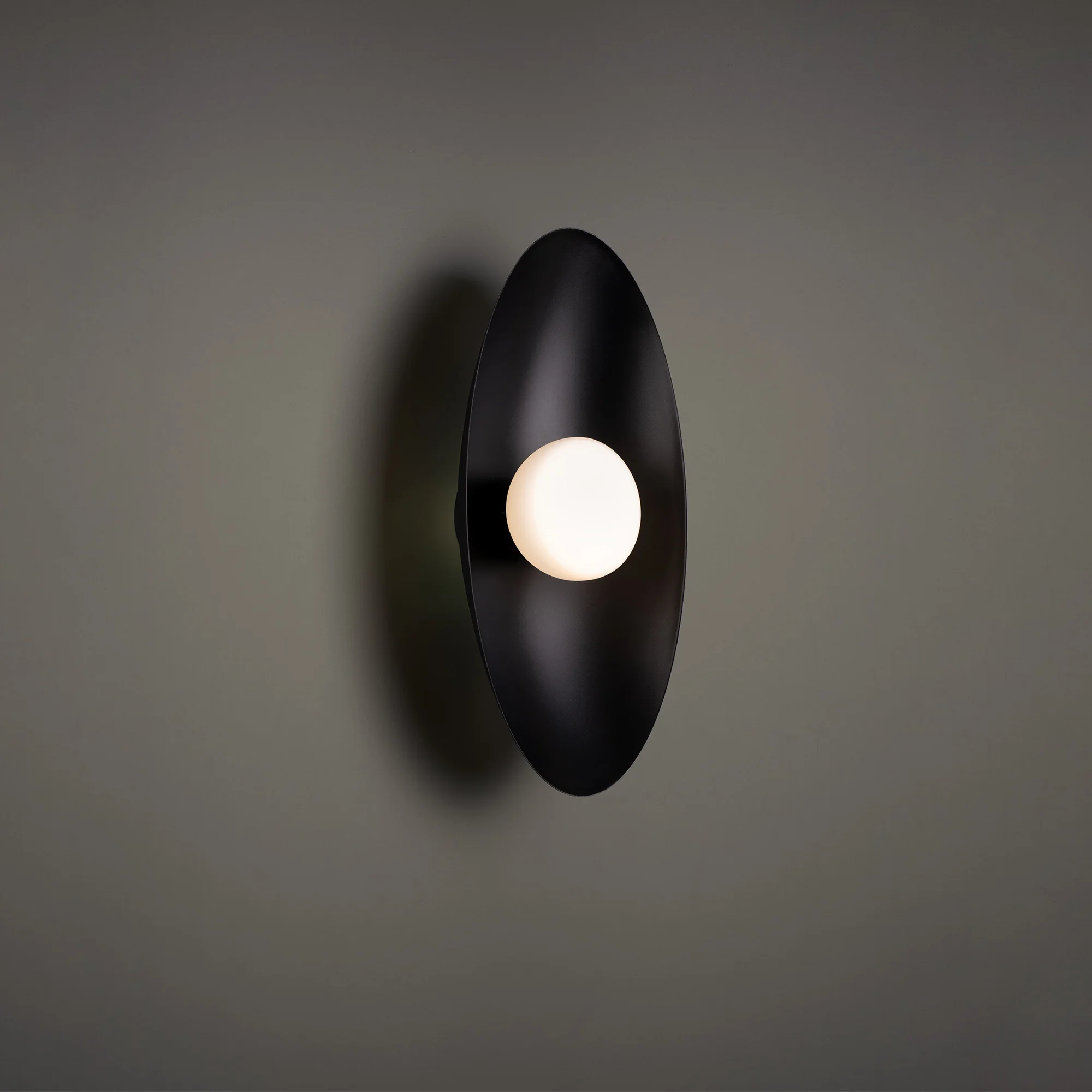 Glamour LED Bath in Black