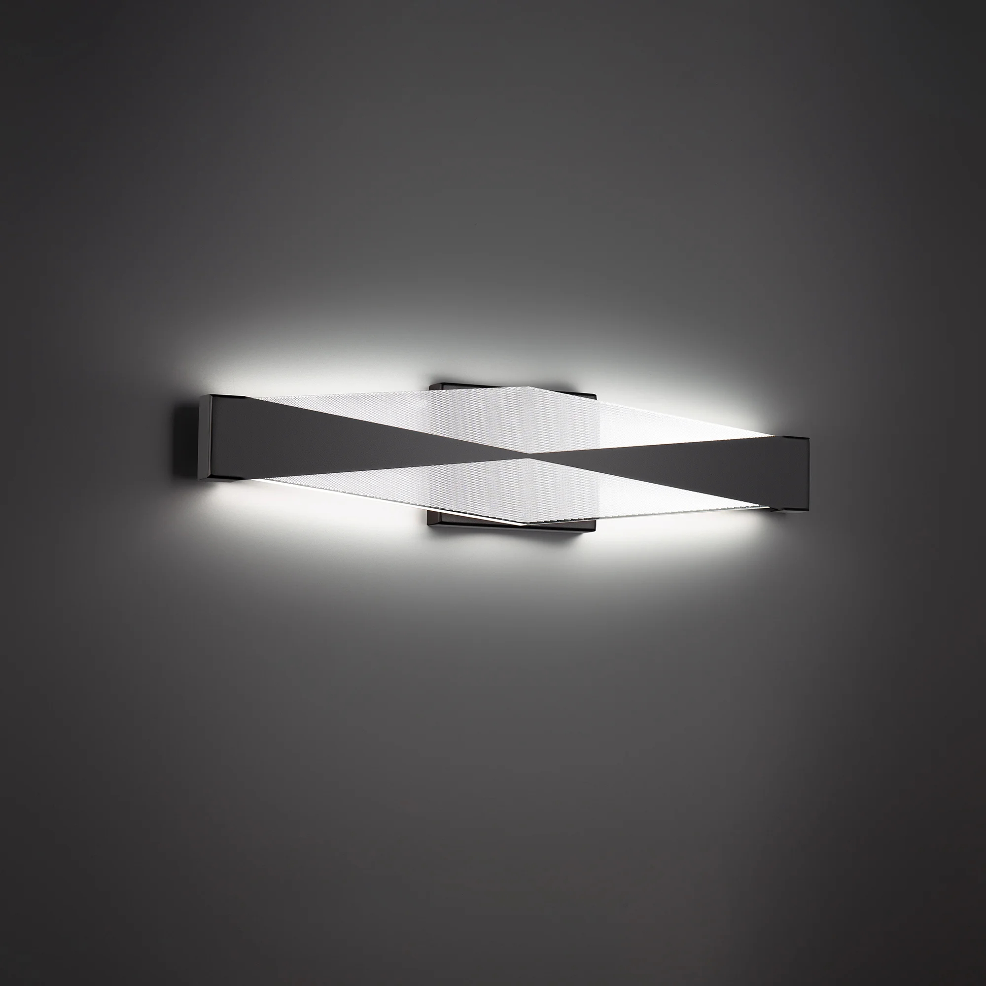 Enigmatic LED Bath in Black