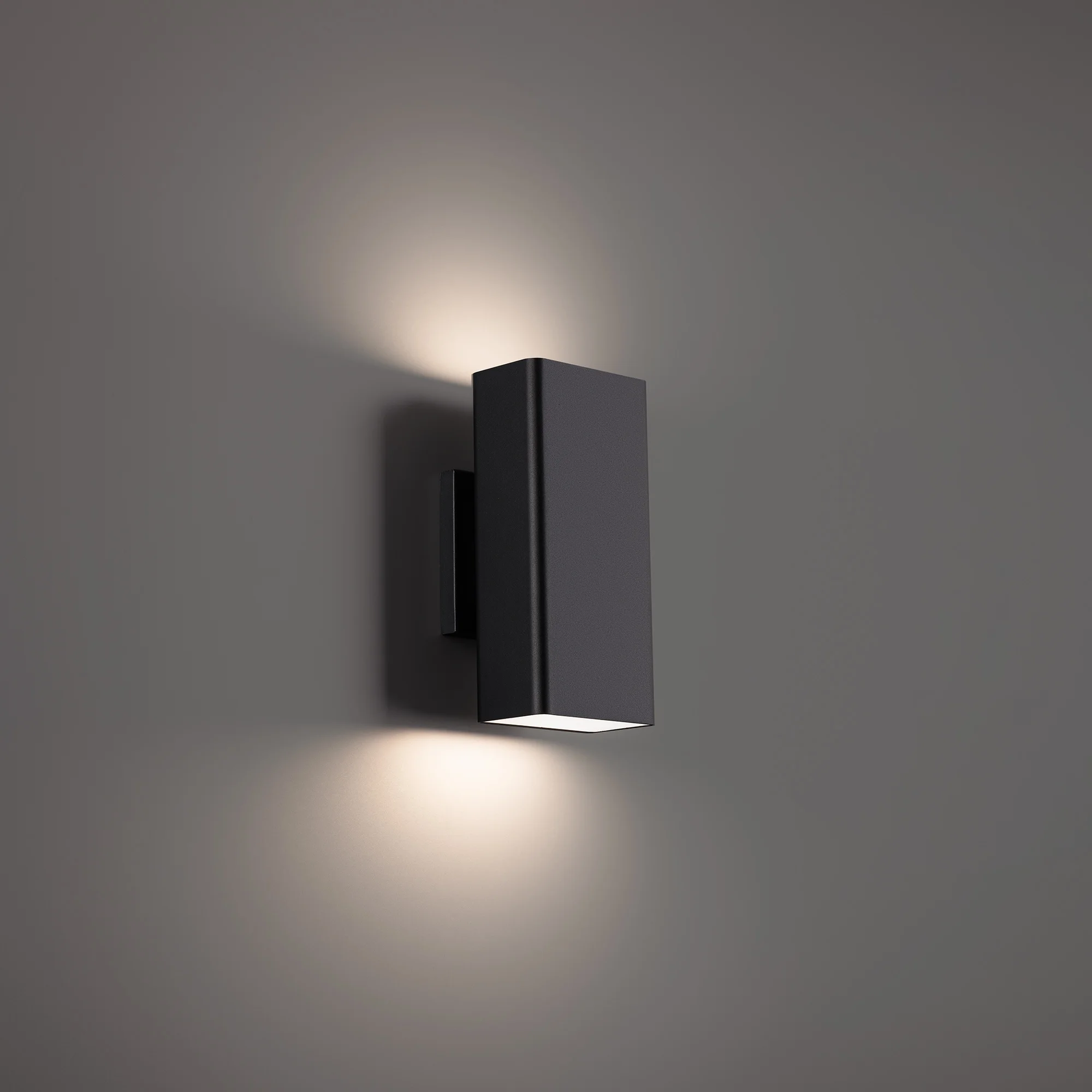 Edgey LED Outdoor Wall Sconce in Black