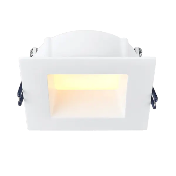 Spec Sheets Spec Sheet LE4SR Product Features Power 11W, Light output up to 760 lm 5CCT User Selectable 2700K | 3000K | 3500K | 4000K | 5000K Superb Light Quality with CRI 90+ White & Black trims Type IC Rated – Approved for Direct Contact with Insulation Air-Tight, Wet Location, Insulated and Non Insulated Ceilings Default driver: Triac Dimmable with Forward Phase LED Dimmers 120V input Optional driver: 0-10V Dimmable 120V-347V input Warranty 5 Year cULus Listed