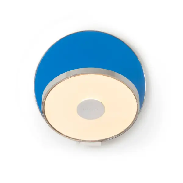 The Gravy LED Wall Sconce combines minimalist design with exceptional functionality. Its fully articulating arm and swiveling LED head provide precise light direction, while integrated touch controls offer effortless dimming. Perfect for task or ambient lighting in modern spaces.