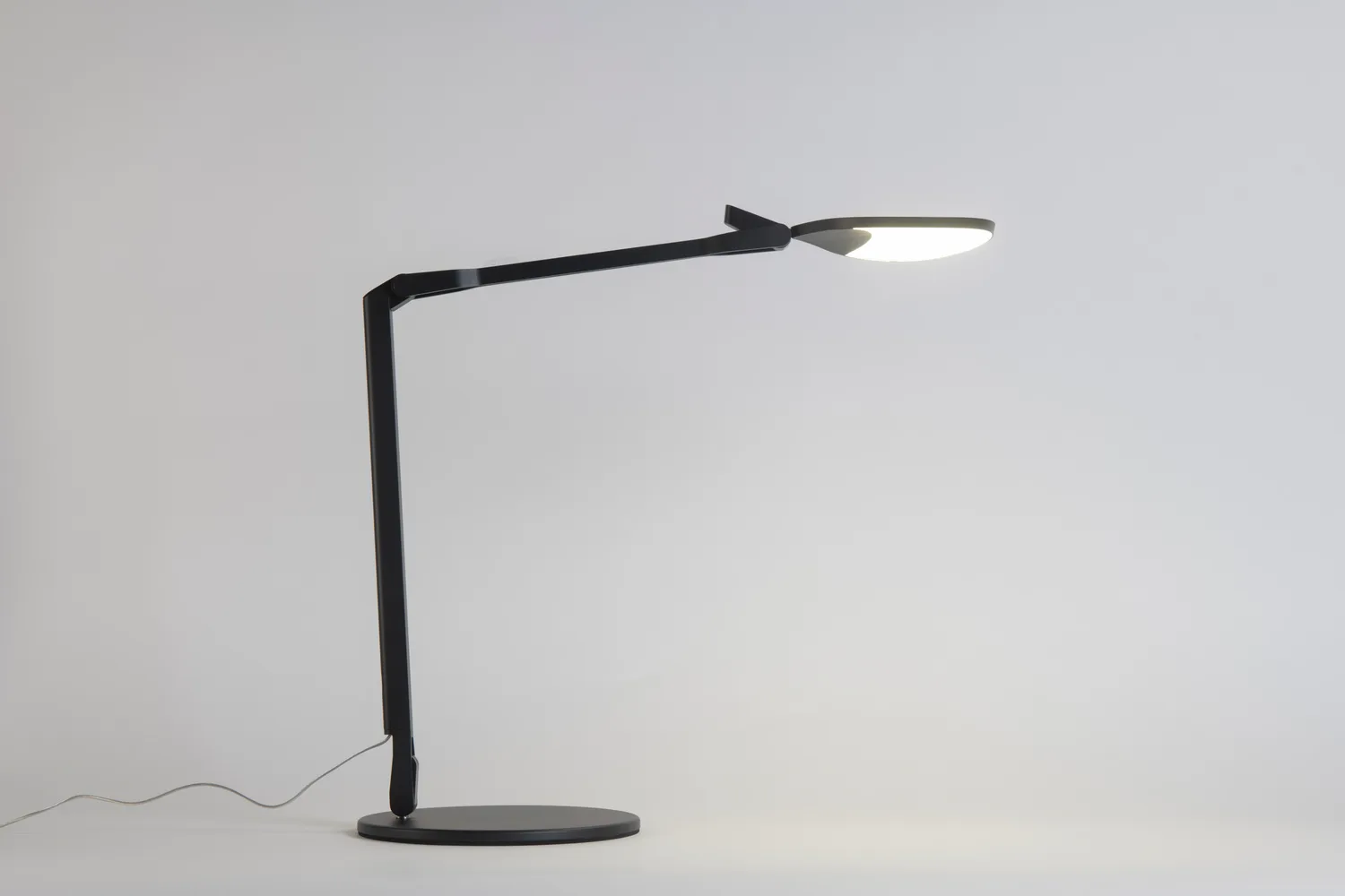 Splitty LED Desk Lamp in Matte Black