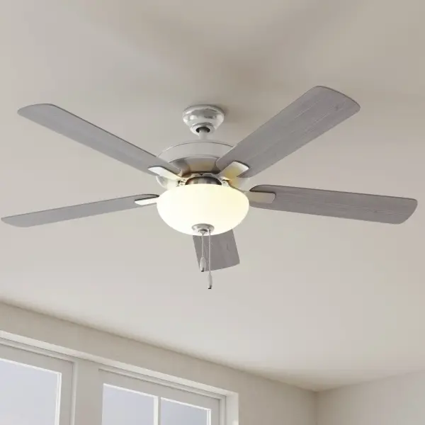 Versatile 52" Ceiling Fan with Integrated Lighting for Modern Homes - Image 2