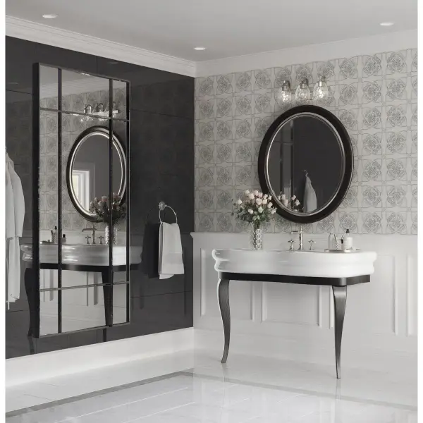 Anjoux Three-Light Clear Water Glass Bath Vanity Light - Image 4