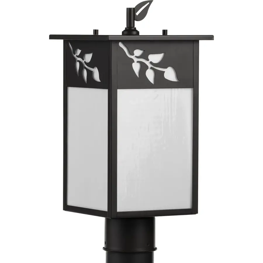 Classic Craftsman Post Lantern with Timeless Appeal
