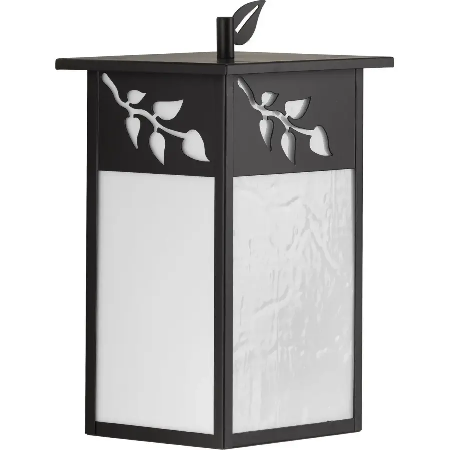 Classic Craftsman Style Outdoor Wall Lantern with Timeless Appeal