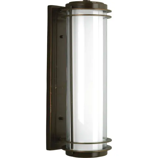 Elegant Transitional Outdoor Lighting with Modern Flair - Image 1