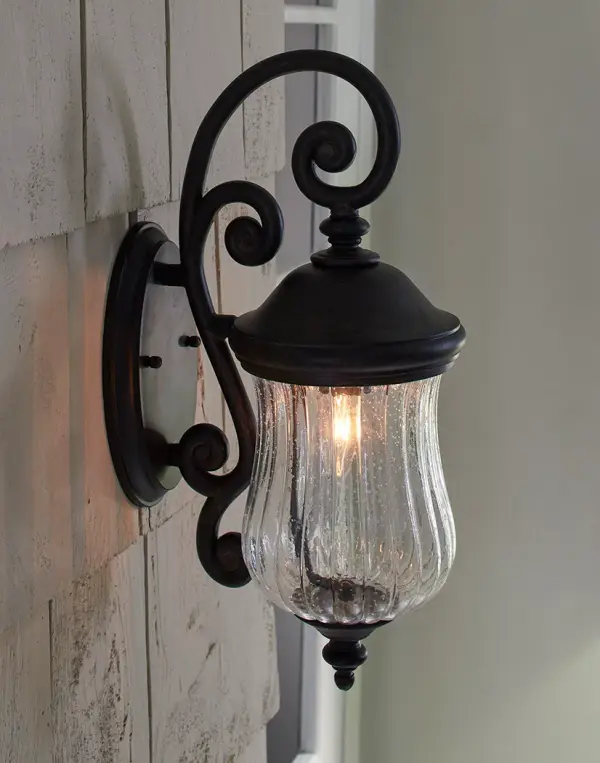 Bellagio 1-Light Outdoor Wall Lantern - Image 7