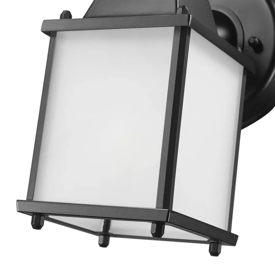 Affordable Outdoor Wall Sconce with Classic Design - Image 3