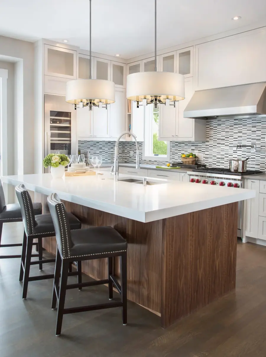 Elegant 5-Light Pendant with Versatile Transitional Design - Image 2