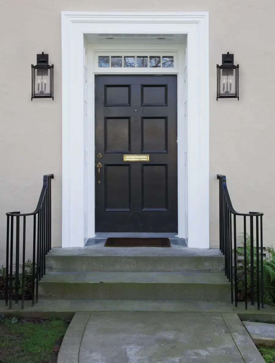 Dunnmore 3-Light Outdoor Wall Lantern in Black - Image 4