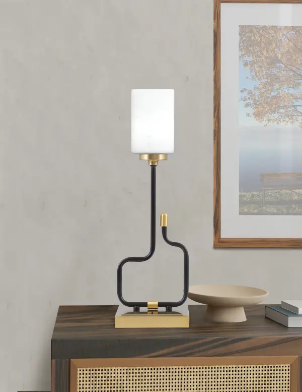 Sandia Accent Lamp with USB Ports - Image 3