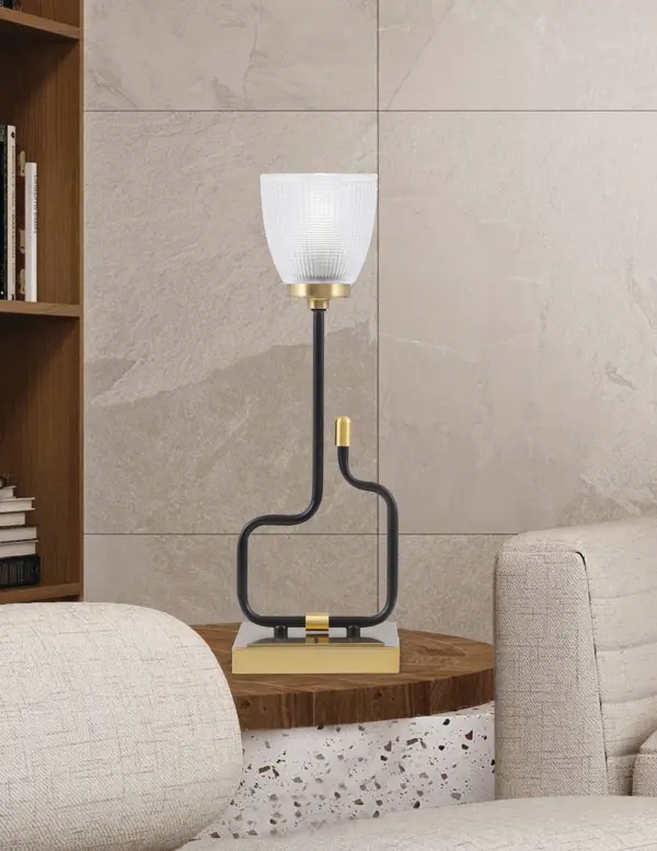 Sandia Accent Lamp with USB Ports - Image 3