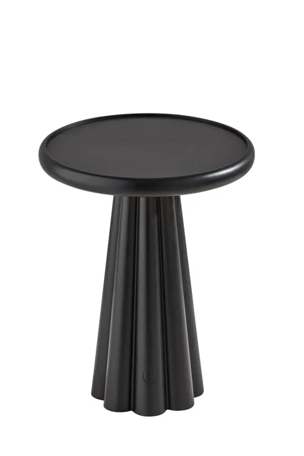 The Mattie Cordless LED Table Lamp combines modern design with practical portability. Its rechargeable battery, touch dimming, and IPX4 water resistance make it ideal for both indoor ambiance and outdoor entertaining.