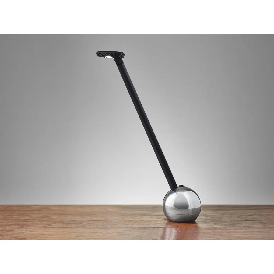 Kiu LED Desk Lamp - Image 3