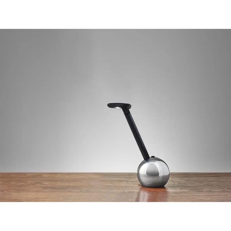 Kiu LED Desk Lamp - Image 5