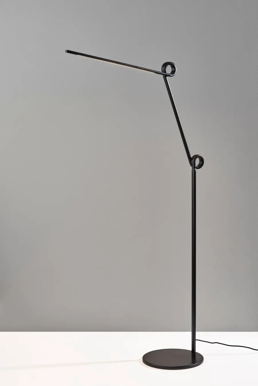 Knot LED Floor Lamp in Black - Image 3