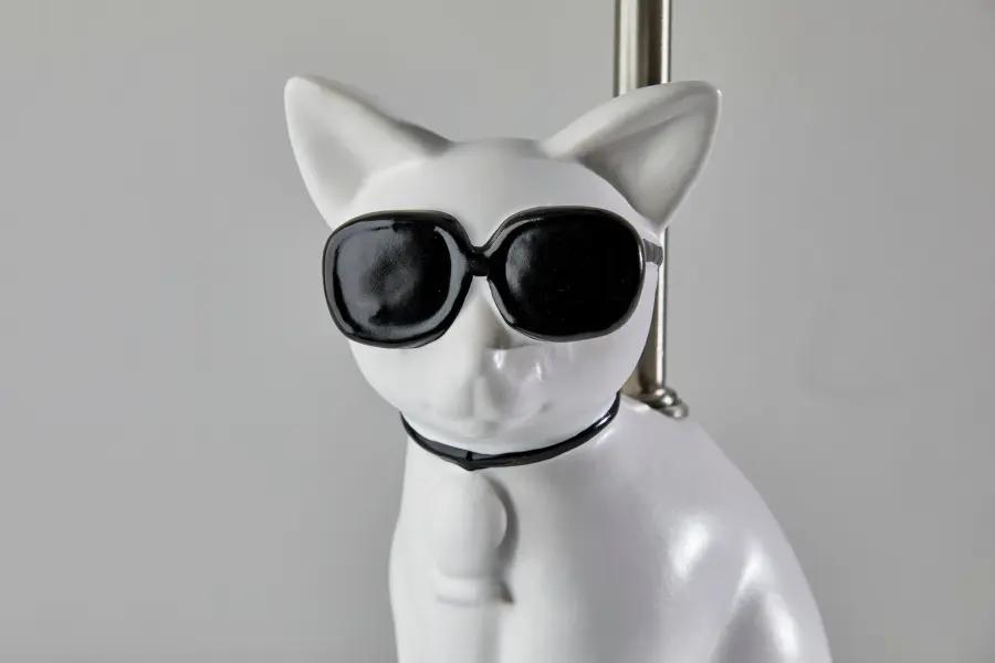 Sunny Cat Table Lamp with Sunglasses - Image 10