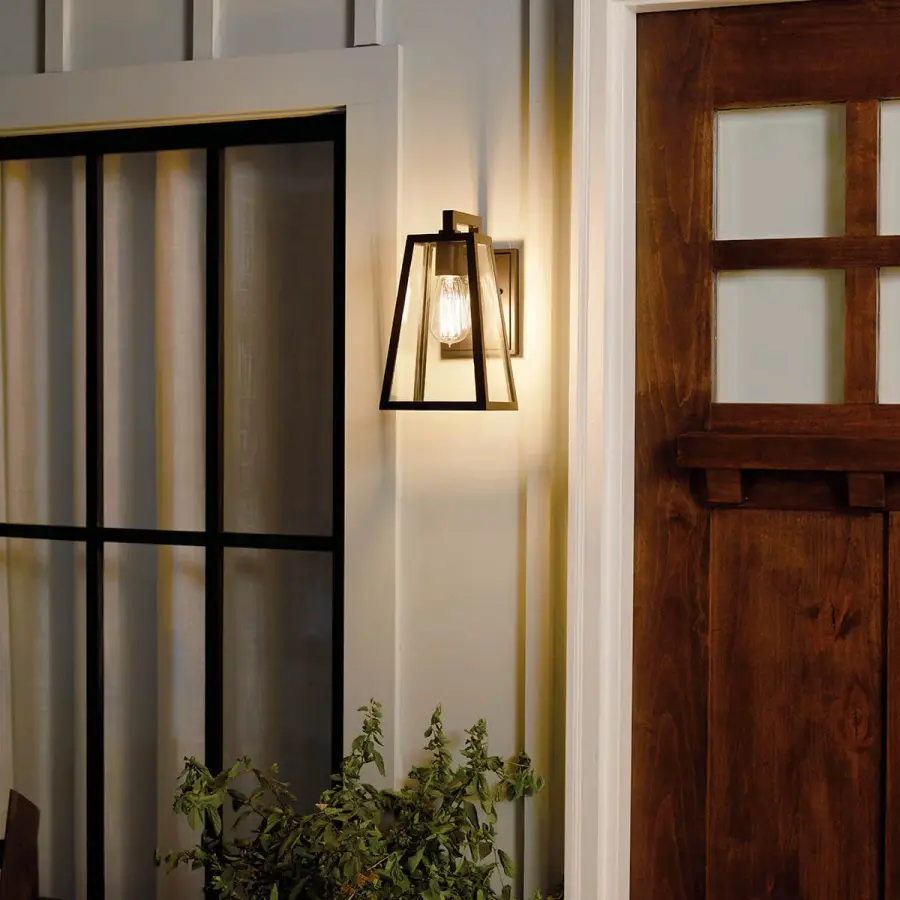 Classic Outdoor Wall Light with Clear Glass and Wet-Rated Durability - Image 6