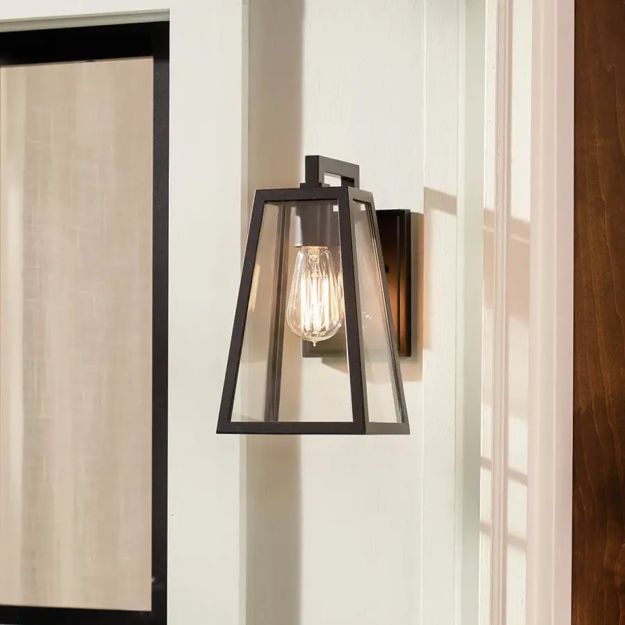 Classic Outdoor Wall Light with Clear Glass and Wet-Rated Durability - Image 7
