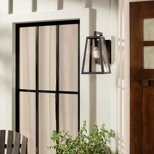 Classic Outdoor Wall Light with Clear Glass and Wet-Rated Durability - Image 5