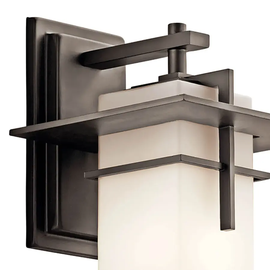 Classic Outdoor Wall Light with Timeless Bronze Finish - Image 3