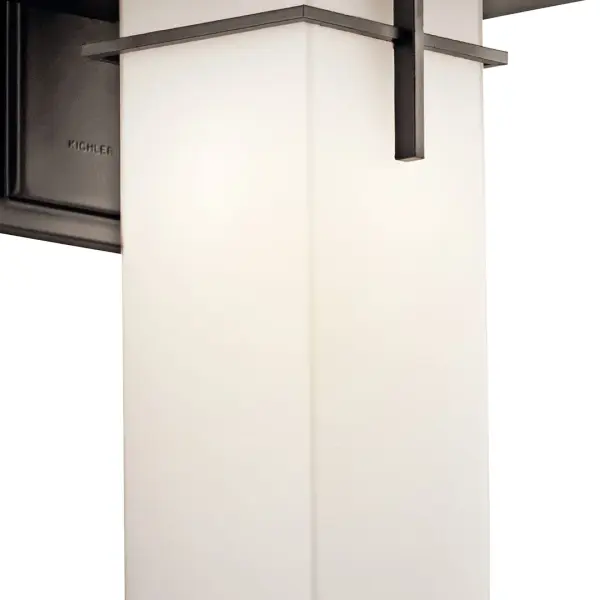 Classic Outdoor Wall Light with Timeless Bronze Finish - Image 3