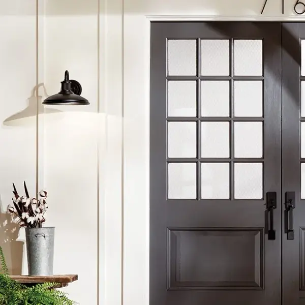 Classic Outdoor Wall Light with Weather-Resistant Durability - Image 3