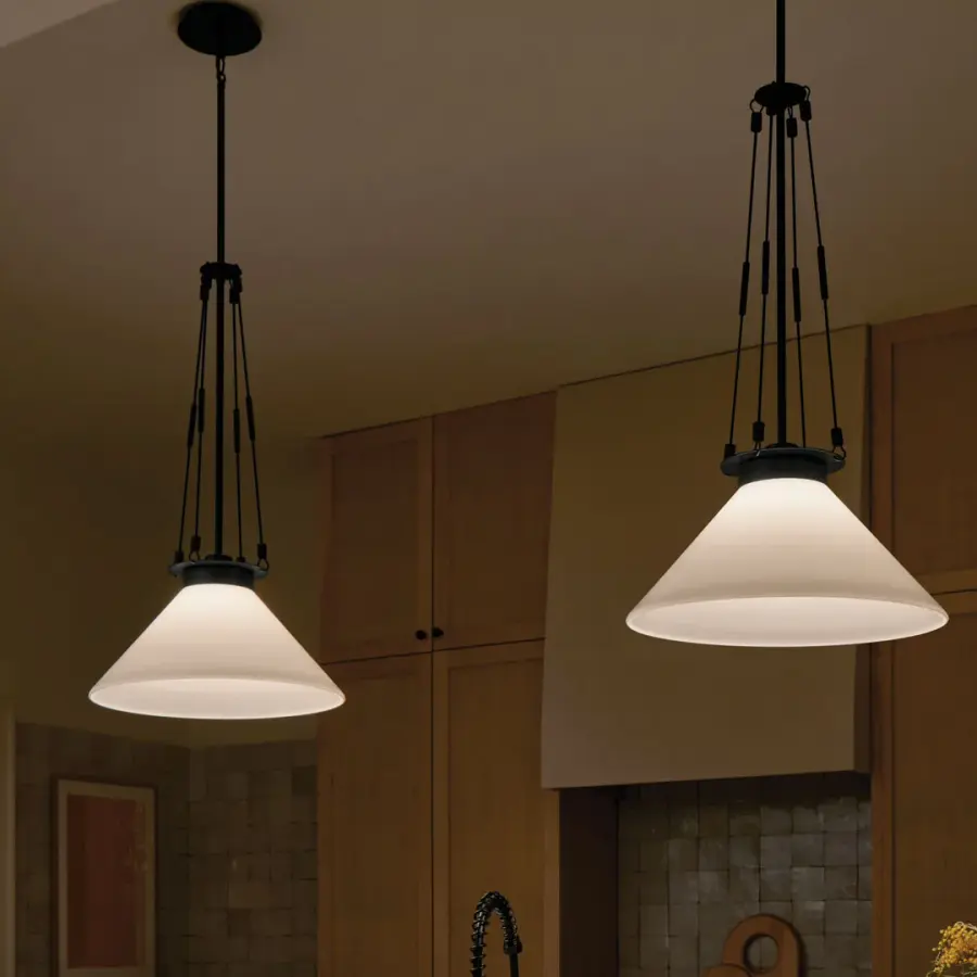 Albers Pendant in Black - Image 8