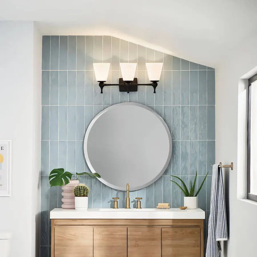 Cosabella 3-Light Vanity Light - Image 4