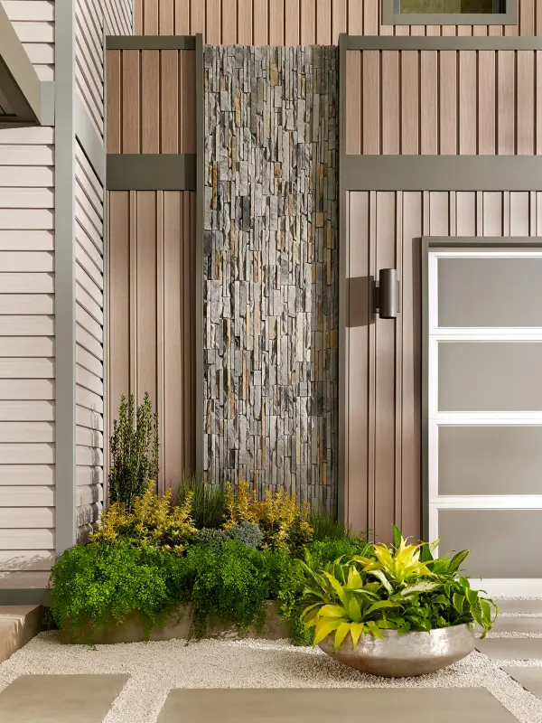 Versatile Contemporary Outdoor Wall Light with Up/Down Illumination - Image 4