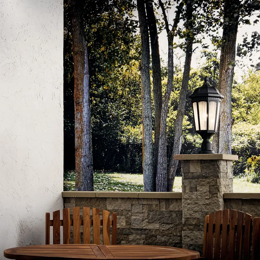 Classic Outdoor Post Light with Timeless Appeal - Image 3